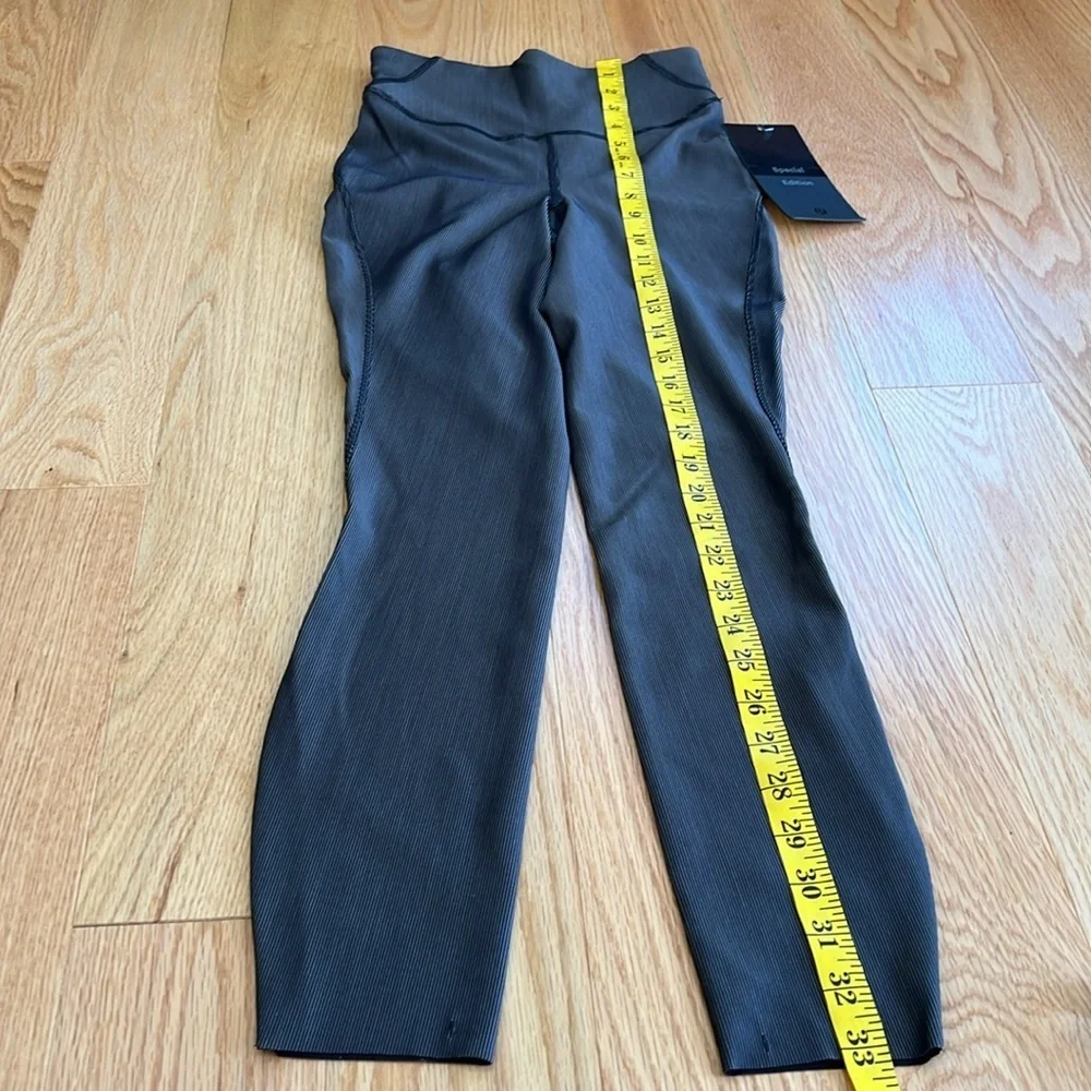 New! Lululemon SZ 2, Base pace HR tight Two tone ribbed 25” leggings.